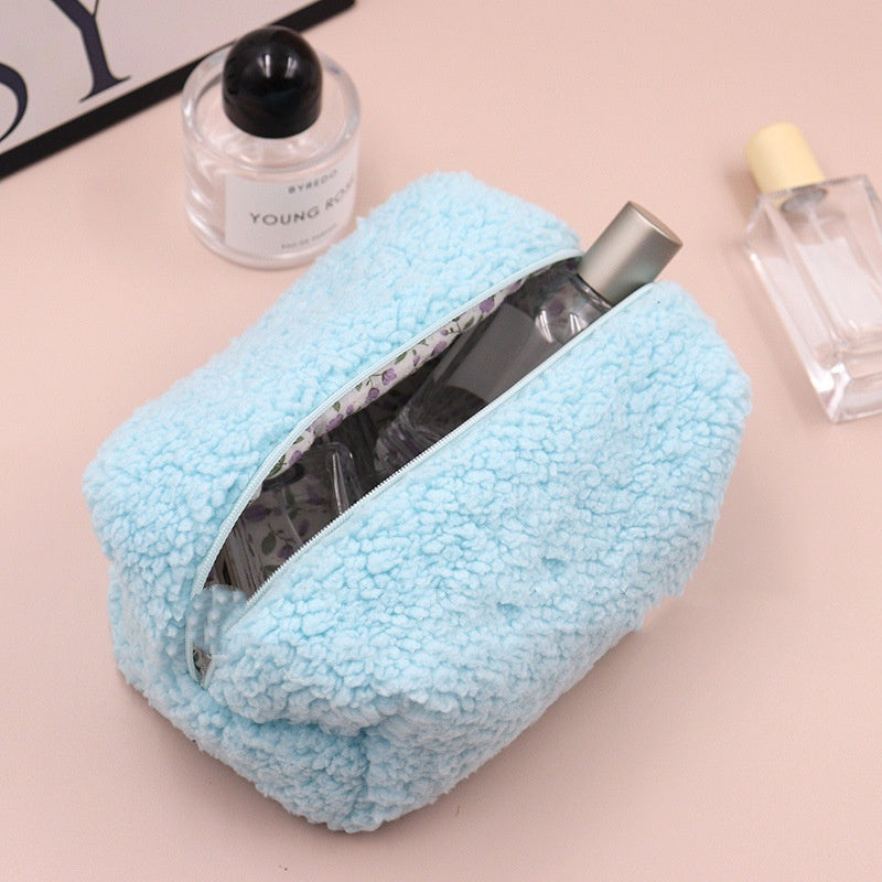 Kosmetiktasche – Flauschig & Stylisch