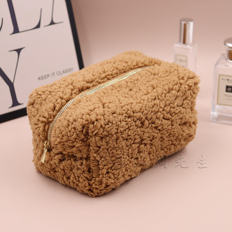 Kosmetiktasche – Flauschig & Stylisch