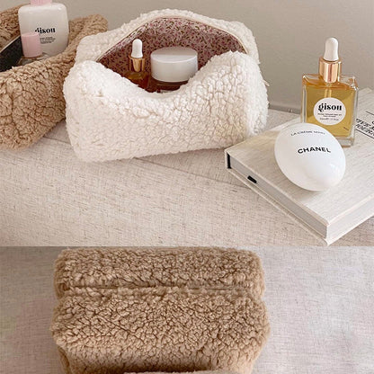Kosmetiktasche – Flauschig & Stylisch